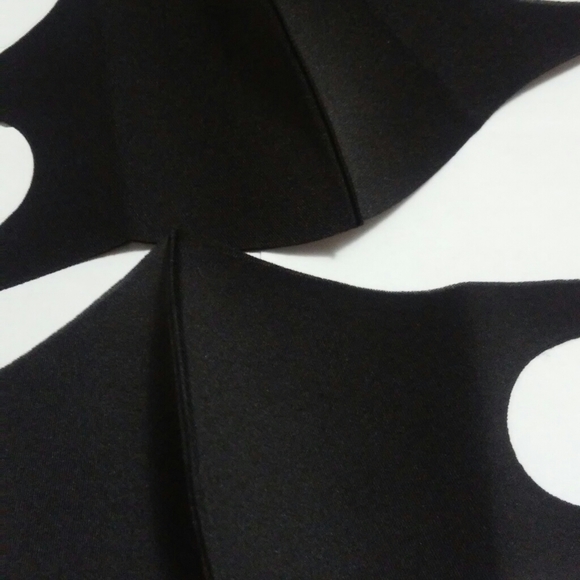 10 Pack New Black Stretchy Washable Face Masks - Picture 4 of 4